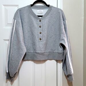 Urban Outfitters Crop Sweatshirt Size M